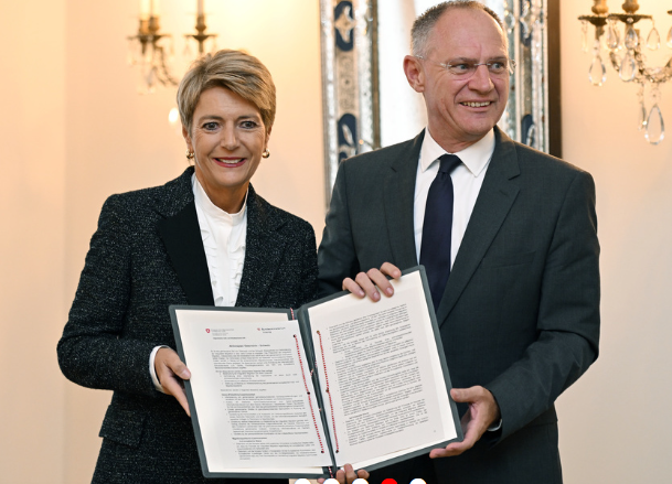 September 2022: Bundesrätin Keller-Sutter und der österreichische Bundesinnenminister Karner einigen sich auf einen gemeinsamen Aktionsplan gegen irreguläre Migration.